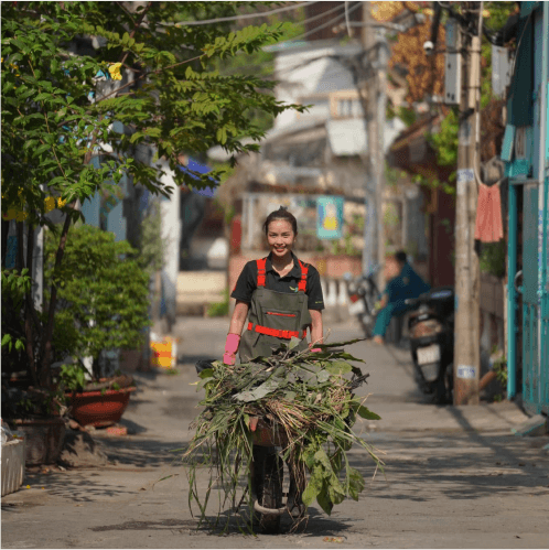 Analyze and record data to fuel conversations around plastic pollution with stakeholders